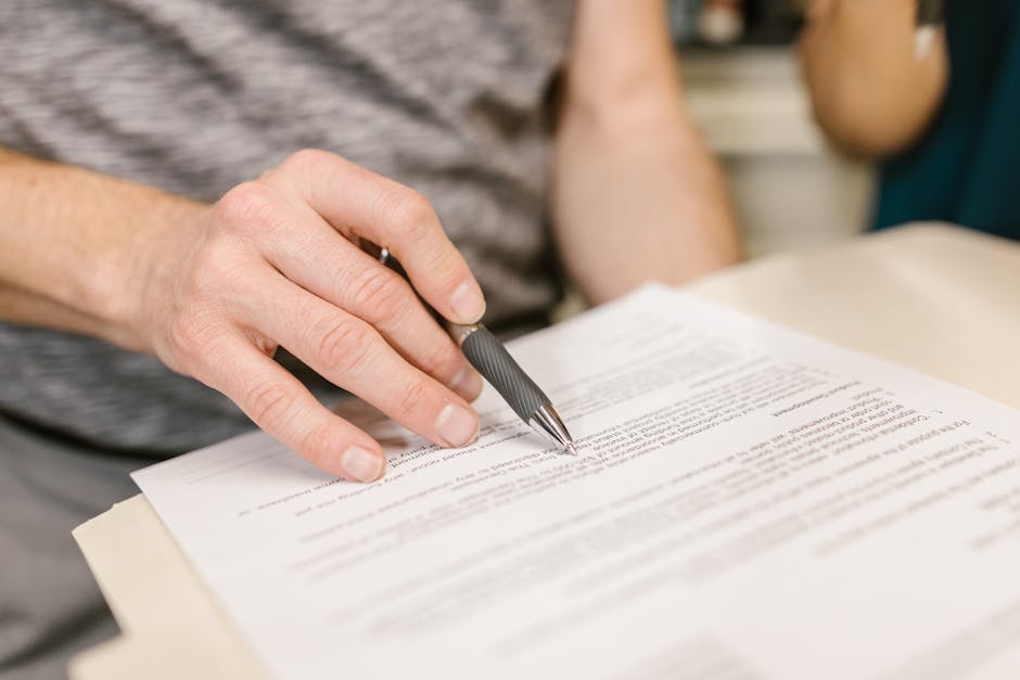 experienced lawyer providing business consultation in professional environment